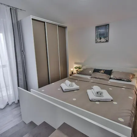 Apartament Apartman Sandra *
