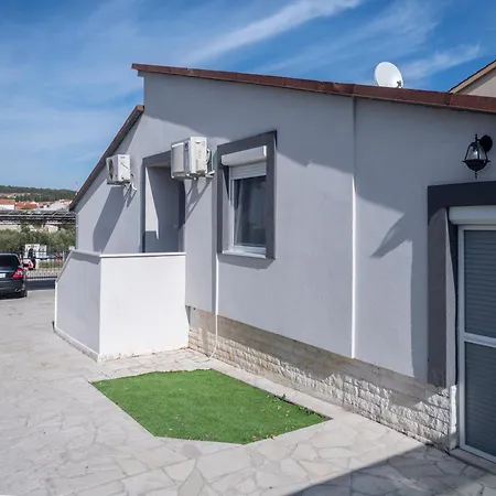 Apartman Sandra Τρογκίρ