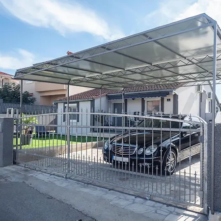 Apartman Sandra Διαμέρισμα Τρογκίρ