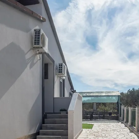 Apartman Sandra Διαμέρισμα *
