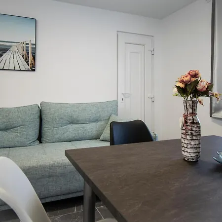 Apartman Sandra Διαμέρισμα Τρογκίρ